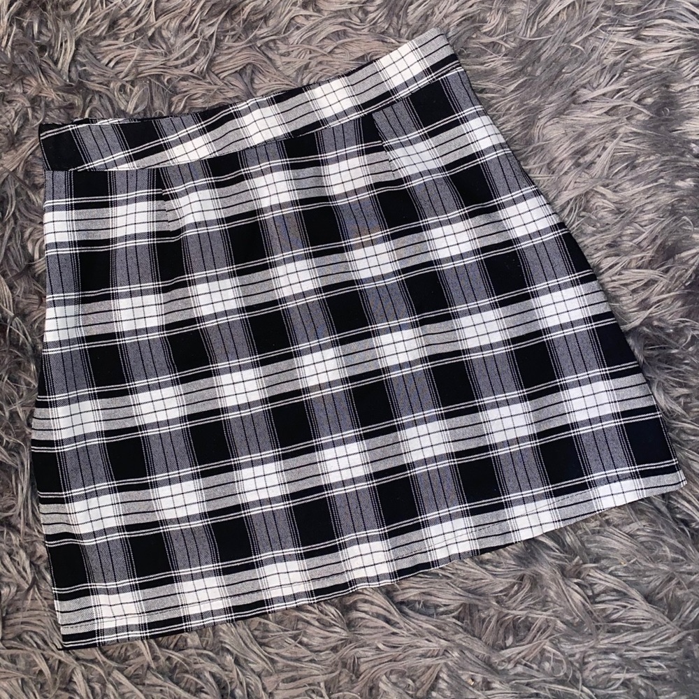 Vintage checkered skirt 🤍3 for $12
